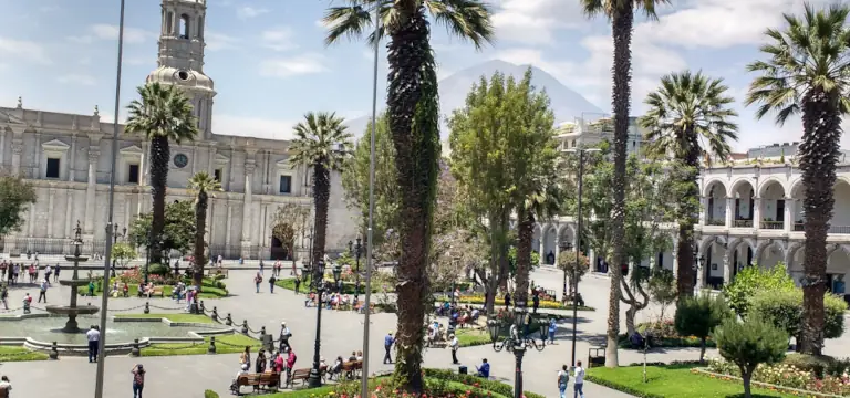 Viaje escolar Arequipa versión móvil