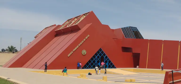 Viaje escolar Chiclayo versión móvil