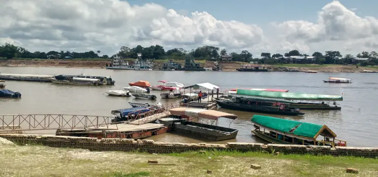 Viaje escolar Iquitos versión móvil